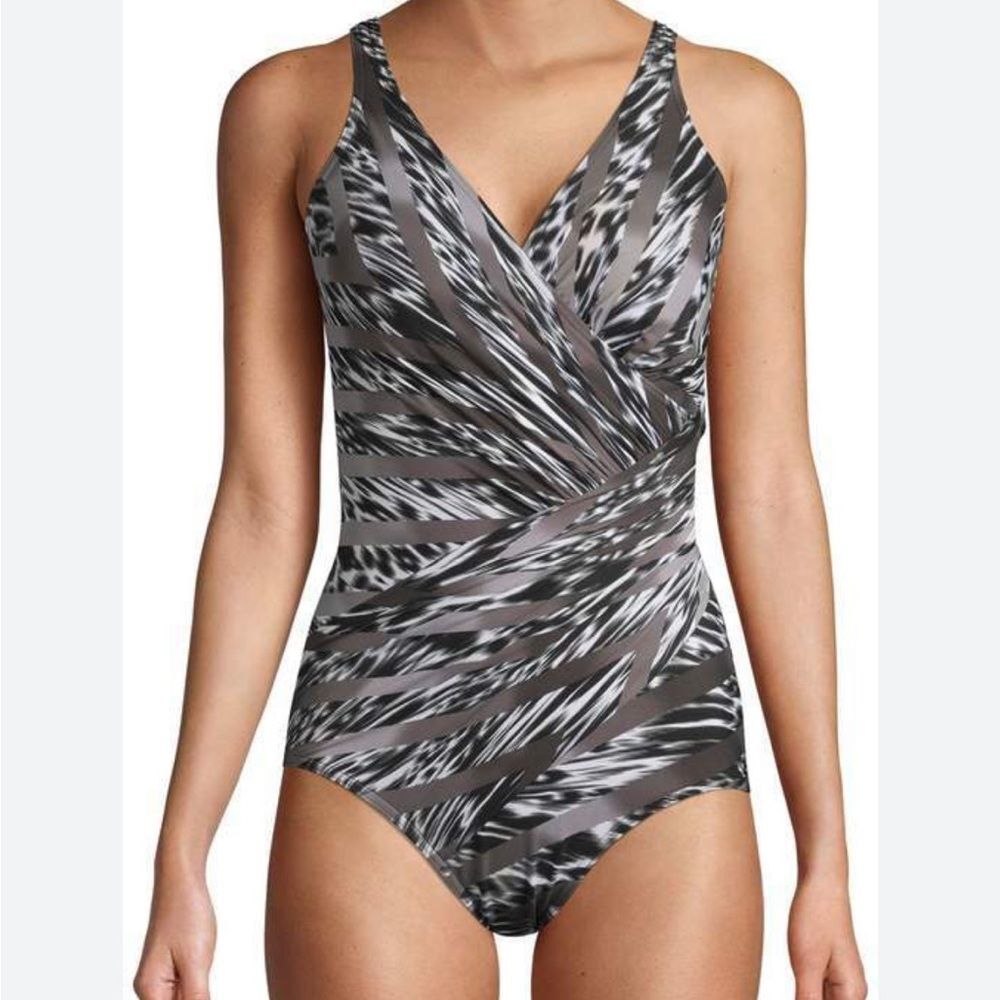 MiracleSuit Oceanus Feline Fixation